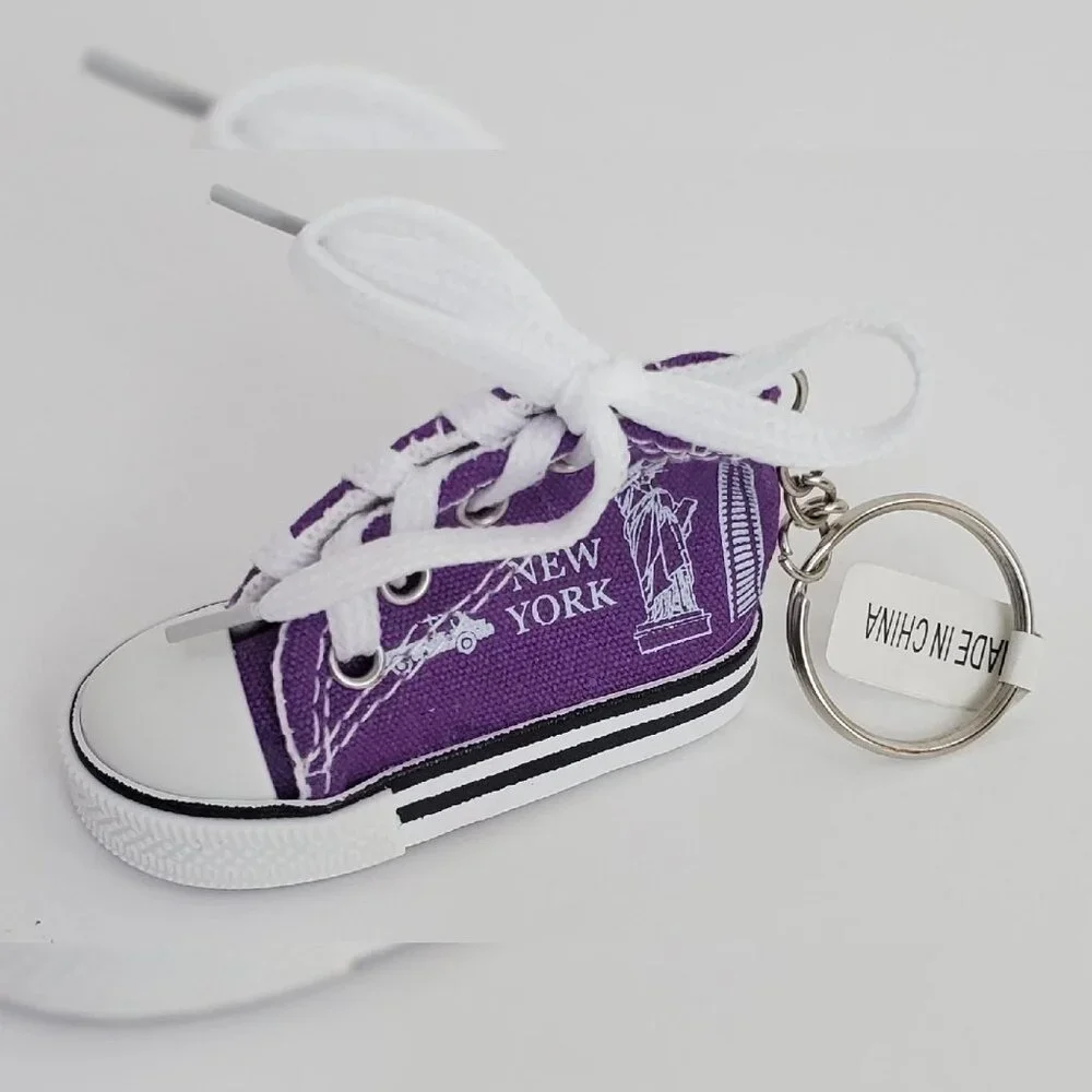 NWT NEW YORK SNEAKERS KEYCHAIN MULTICOLOR ALLOVER PRINT LOGO